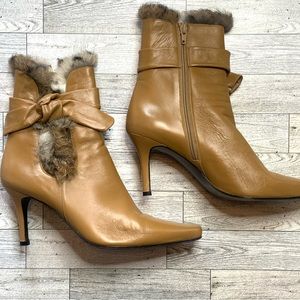Stuart Weitzman
Brown Fur Trim Heeled Ankle Boots/Booties